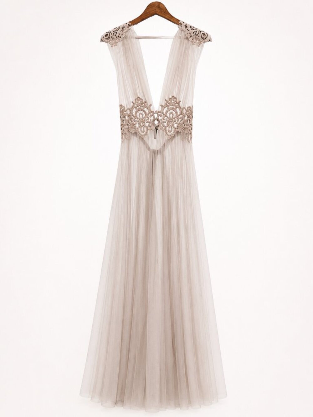 NWT Rare Amoralle Recherche Bridal Tulle Gown in Powder Taupe Size M